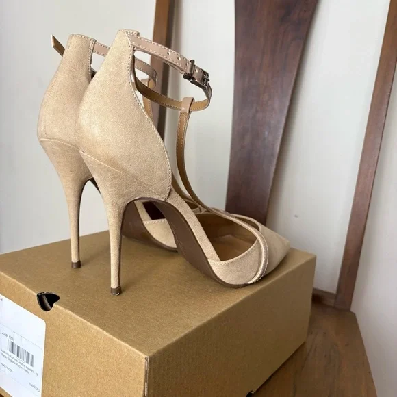 Jessica Simpson Cream T-Strap Heels - Picture 5 of 8